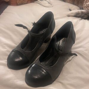 Women’s Two-Tone Mary Jane Heels in Black and Gray